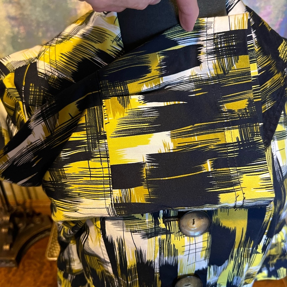 Stunning Spring Jacket - Picture 8 of 8